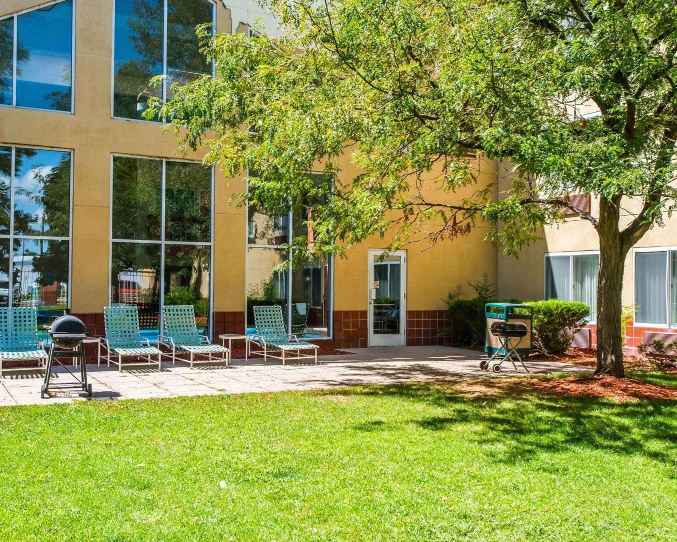 Quality Inn And Conference Center Greeley Downtown Exterior foto